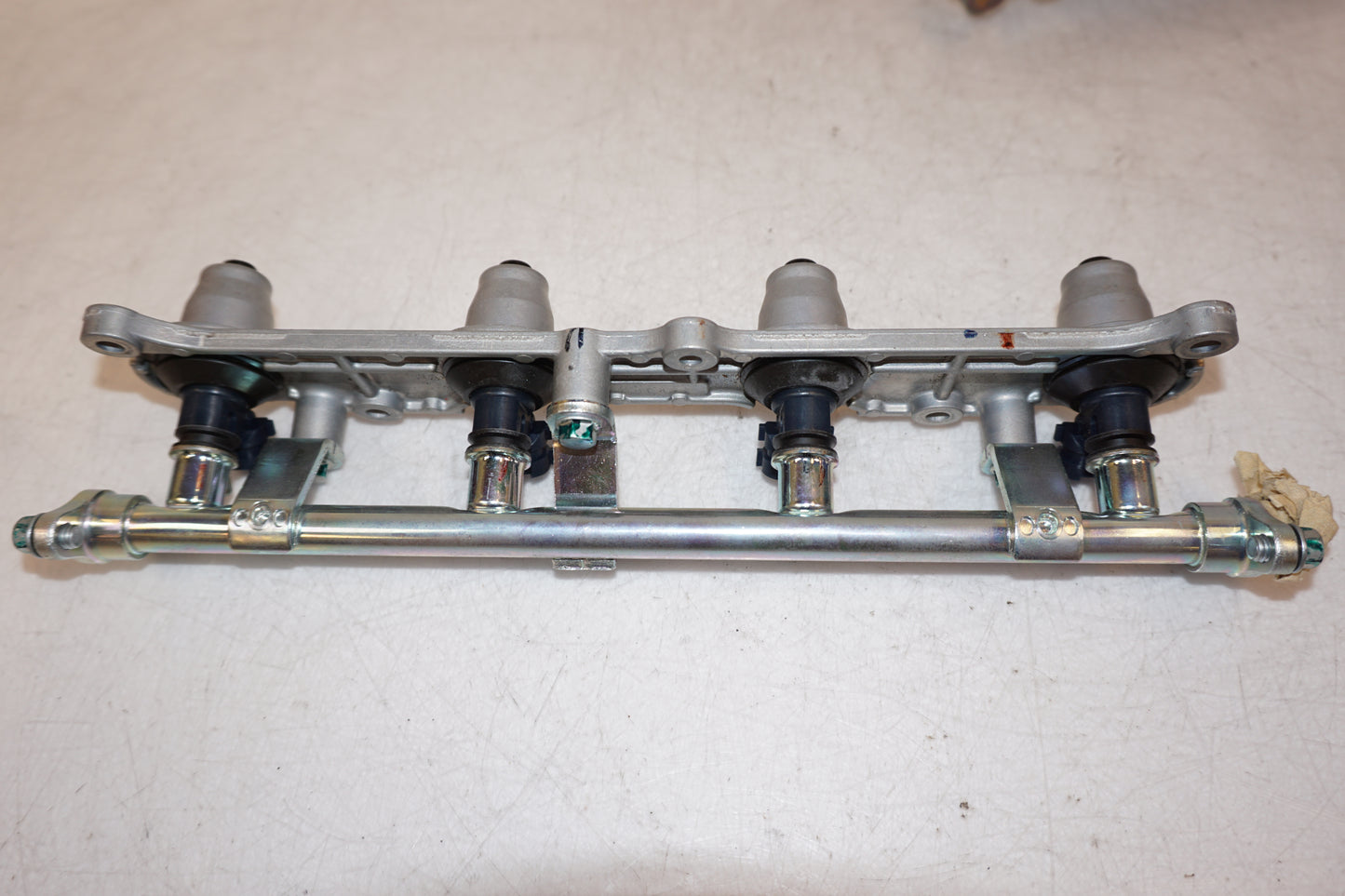 Baksidan på Insprutbrygga från en Honda CBR 600 RR -2004 motorcykel.