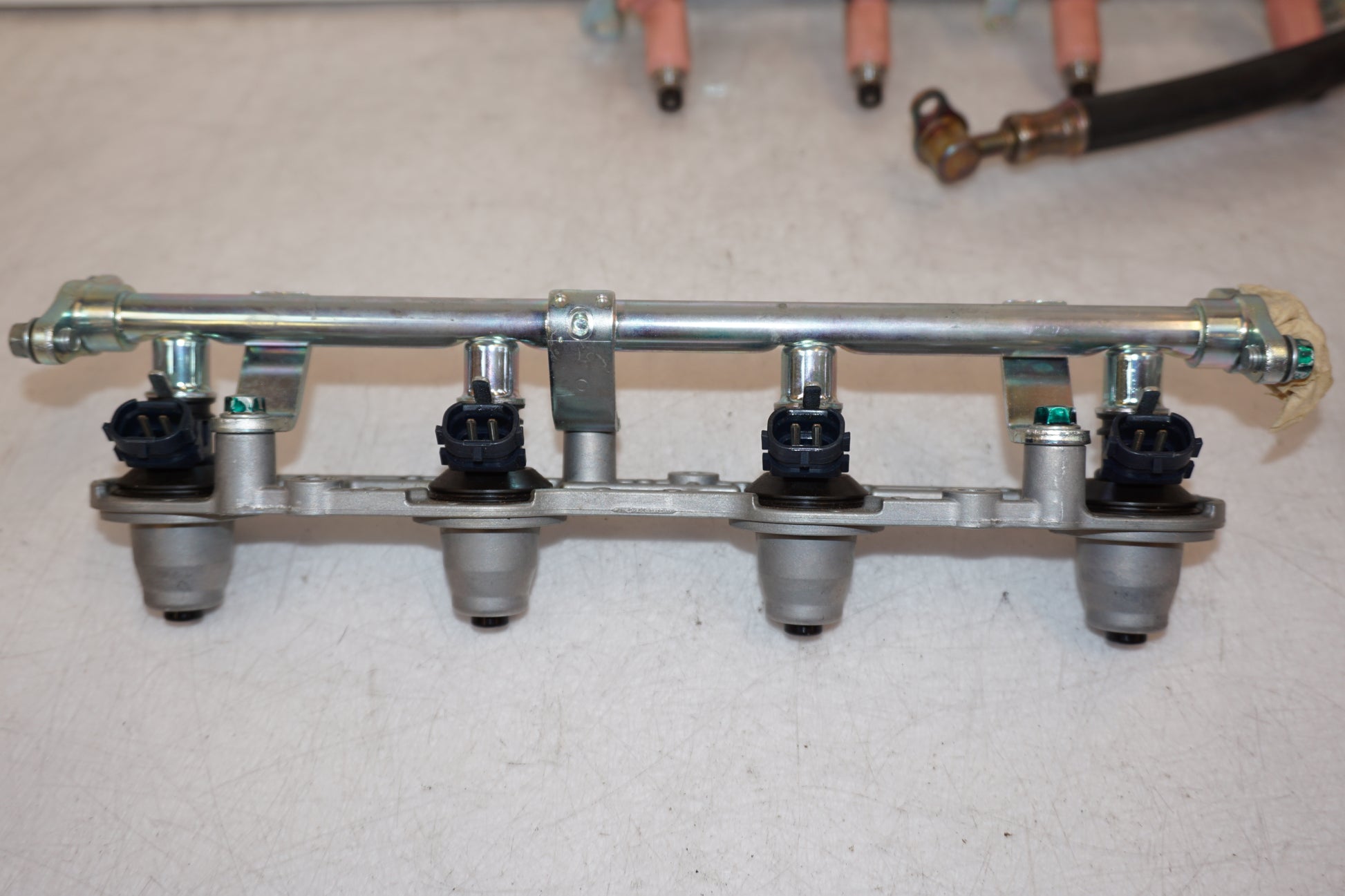 Höger sida på Insprutbrygga från en Honda CBR 600 RR -2004 motorcykel.