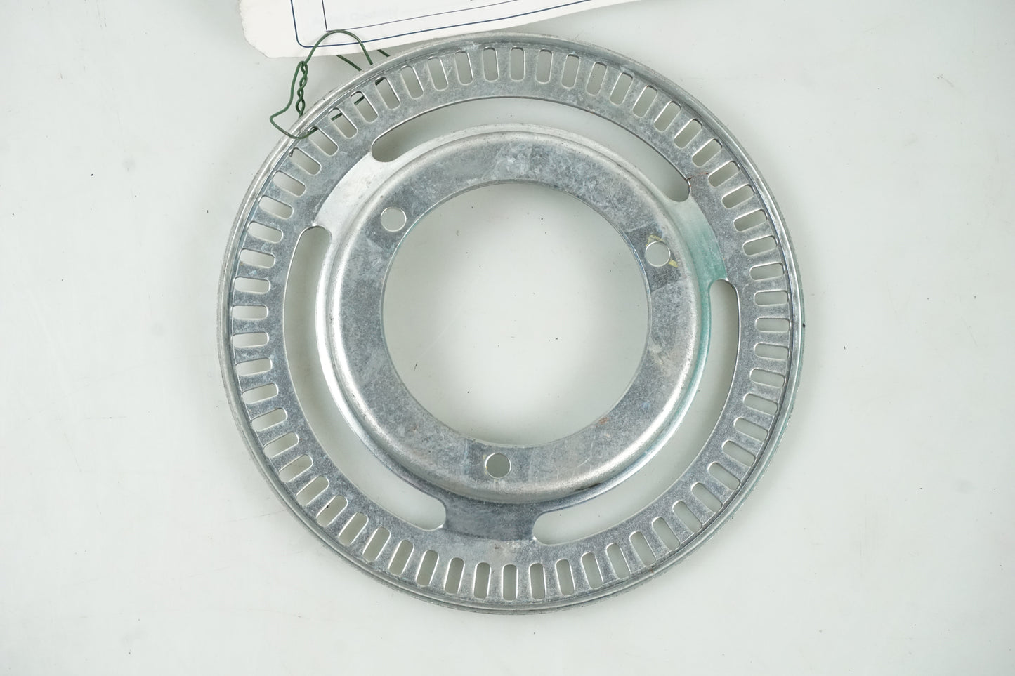 Framsidan på ABS krans från en Honda CB 600 Hornet -2007 motorcykel.