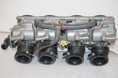 Höger sida på Förgasare från en Honda CB 600 Hornet -2002 motorcykel.