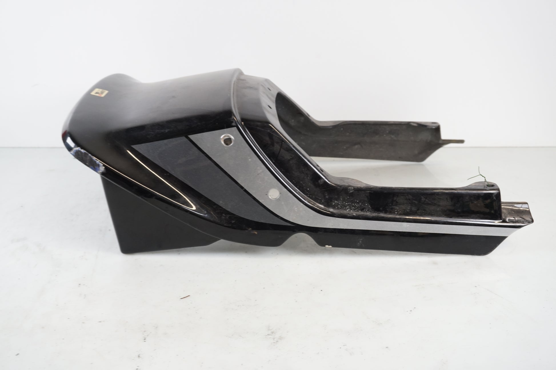 Höger sida på Bakvinge från en Honda CB 750 -1983 motorcykel.