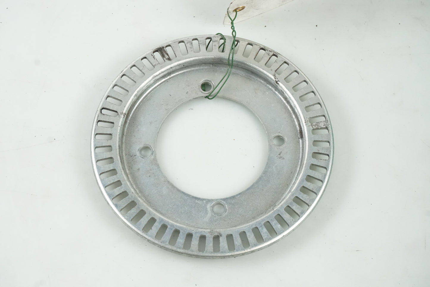 Höger sida på ABS krans från en Honda CB 600 Hornet -2007 motorcykel.