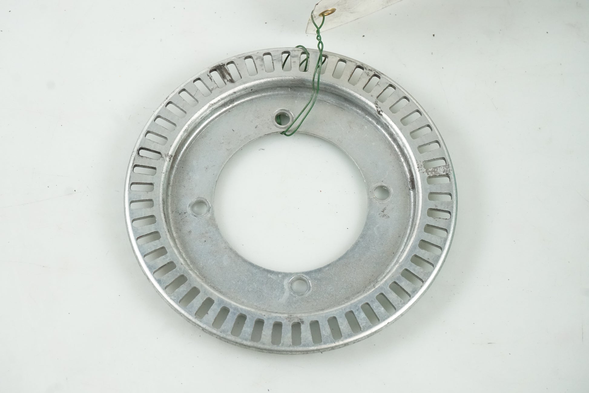 Höger sida på ABS krans från en Honda CB 600 Hornet -2007 motorcykel.