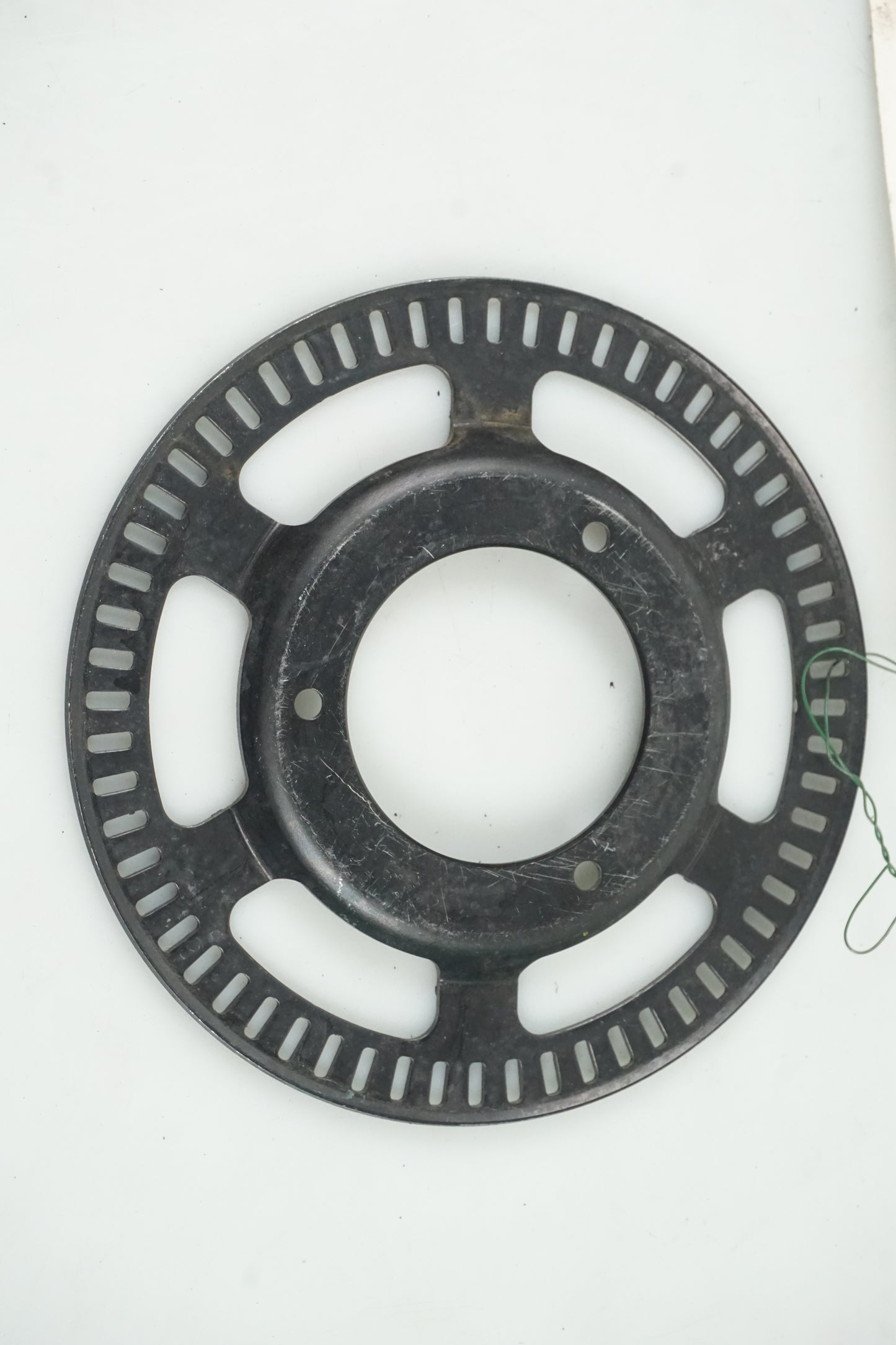 Framsidan på ABS krans från en Honda CB 1000 R -2009 motorcykel.