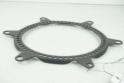 Baksidan på ABS krans från en Honda CB 500 F -2013 motorcykel.