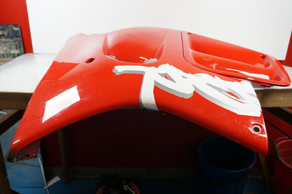 Snett uppifrån på Sidkåpa från en Honda CBR 600 -1997 motorcykel.