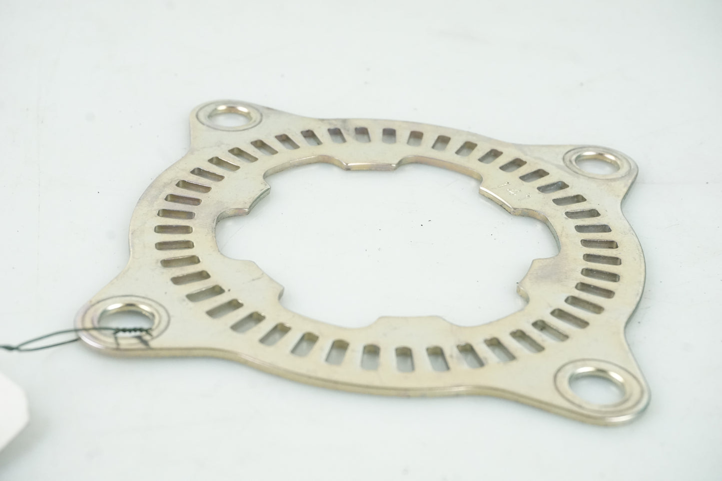 Baksidan på ABS krans från en Kawasaki Z 1000 -2014 motorcykel.