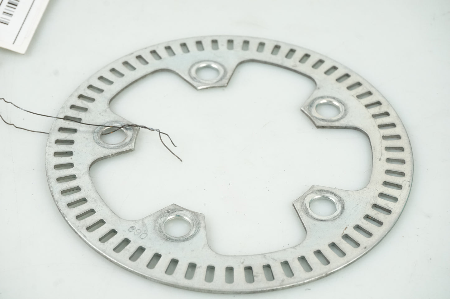 Baksidan på ABS krans från en Kawasaki ZZ-R 1400 -2010 motorcykel.