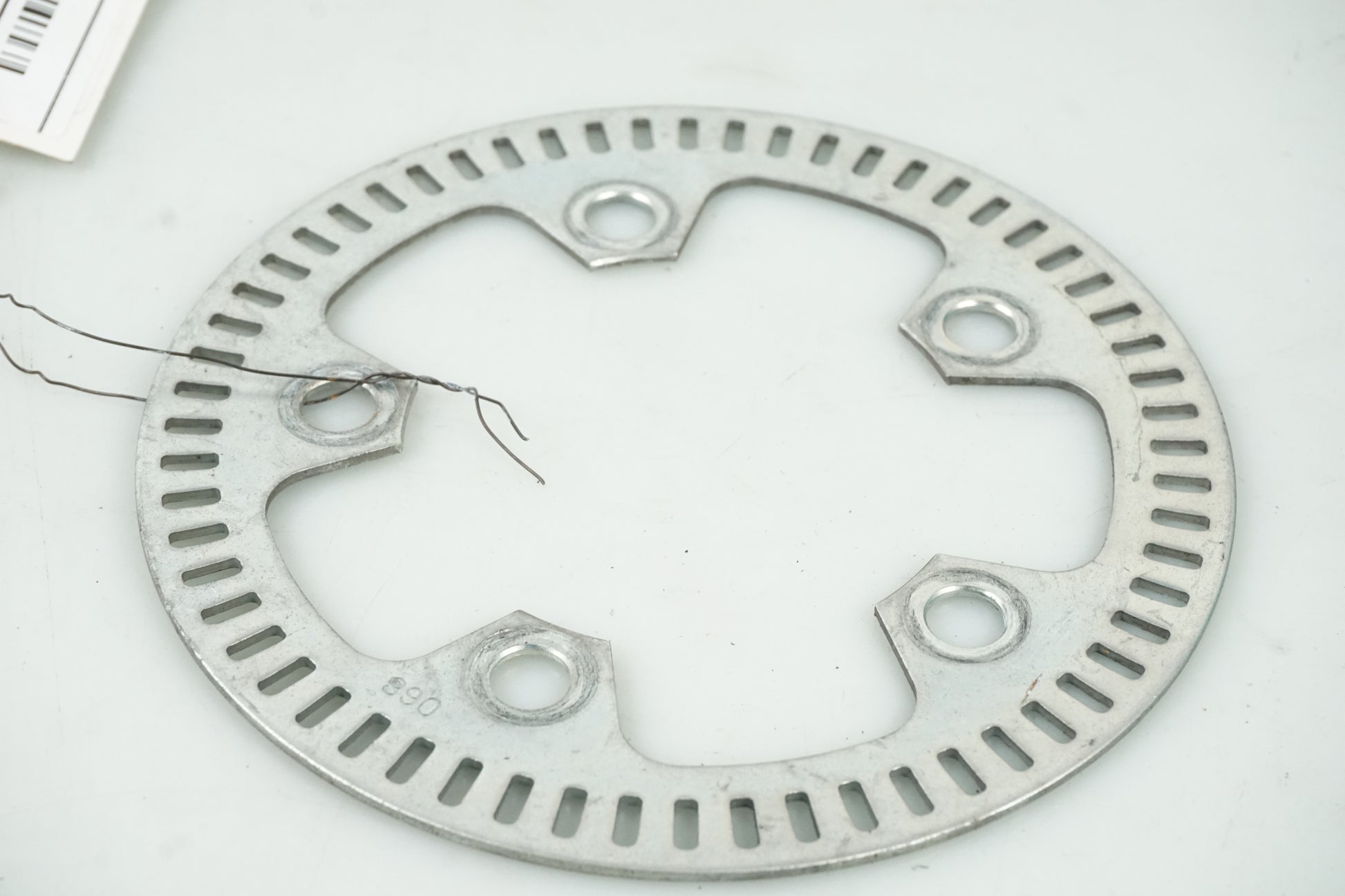 Baksidan på ABS krans från en Kawasaki ZZ-R 1400 -2010 motorcykel.