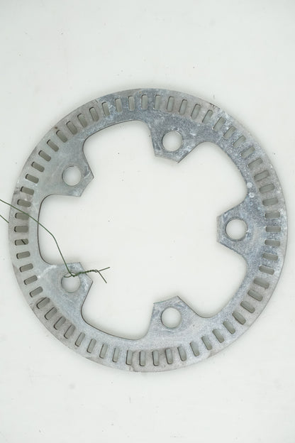 Baksidan på ABS krans från en Kawasaki ZZ-R 1400 -2010 motorcykel.