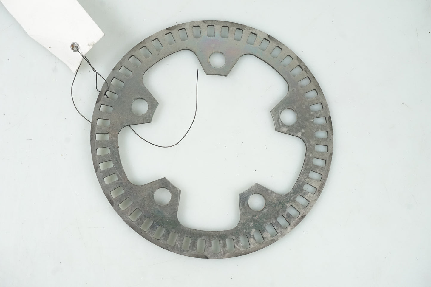 Framsidan på ABS krans från en Kawasaki Z 800 -2014 motorcykel.