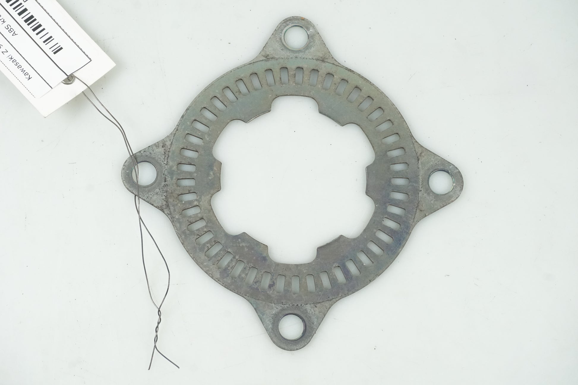 Framsidan på ABS krans från en Kawasaki Z 900 -2017 motorcykel.