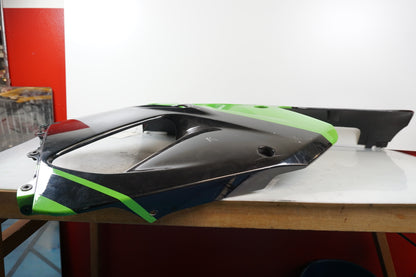 Vänster sida på Sidkåpa från en Kawasaki ZX-9R -1997 motorcykel.