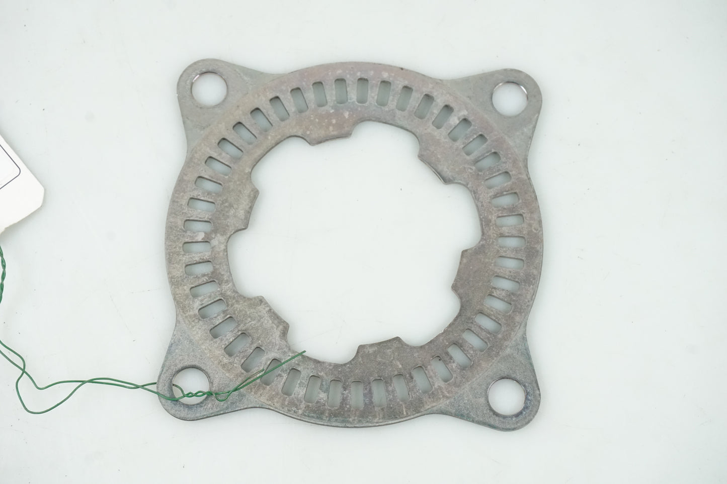 Framsidan på ABS krans från en Kawasaki Z 1000 -2011 motorcykel.