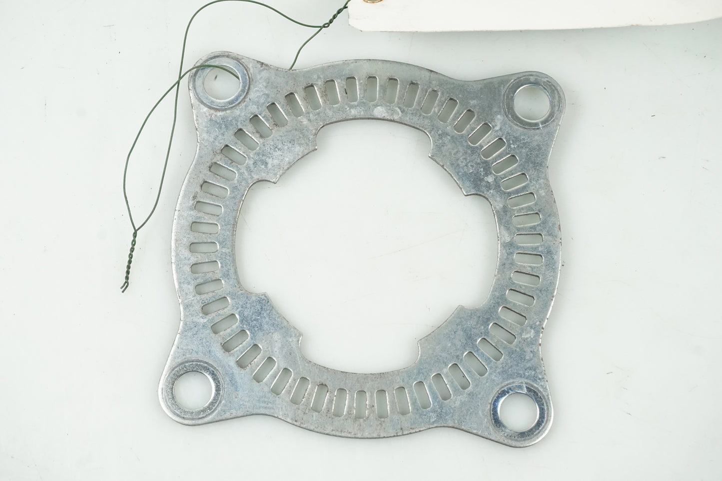 Framsidan på ABS krans från en Kawasaki ZZ-R 1400 -2010 motorcykel.