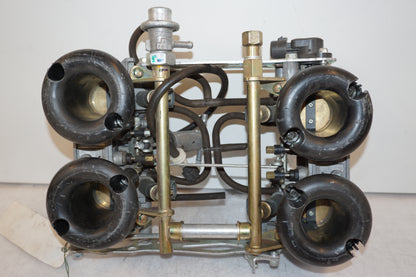 Framsidan på Insprutbrygga från en Honda VFR 800 -2005 motorcykel.