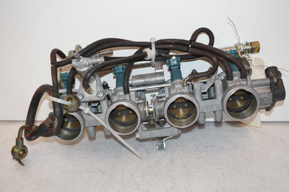 Framsidan på Insprutbrygga från en Honda CBR 900 RR -2003 motorcykel.