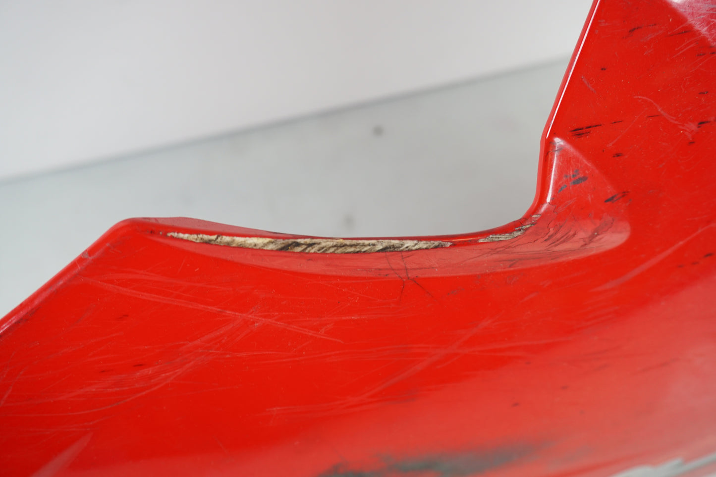 Höger sida på Sidkåpa från en Triumph Daytona 675 -2010 motorcykel.