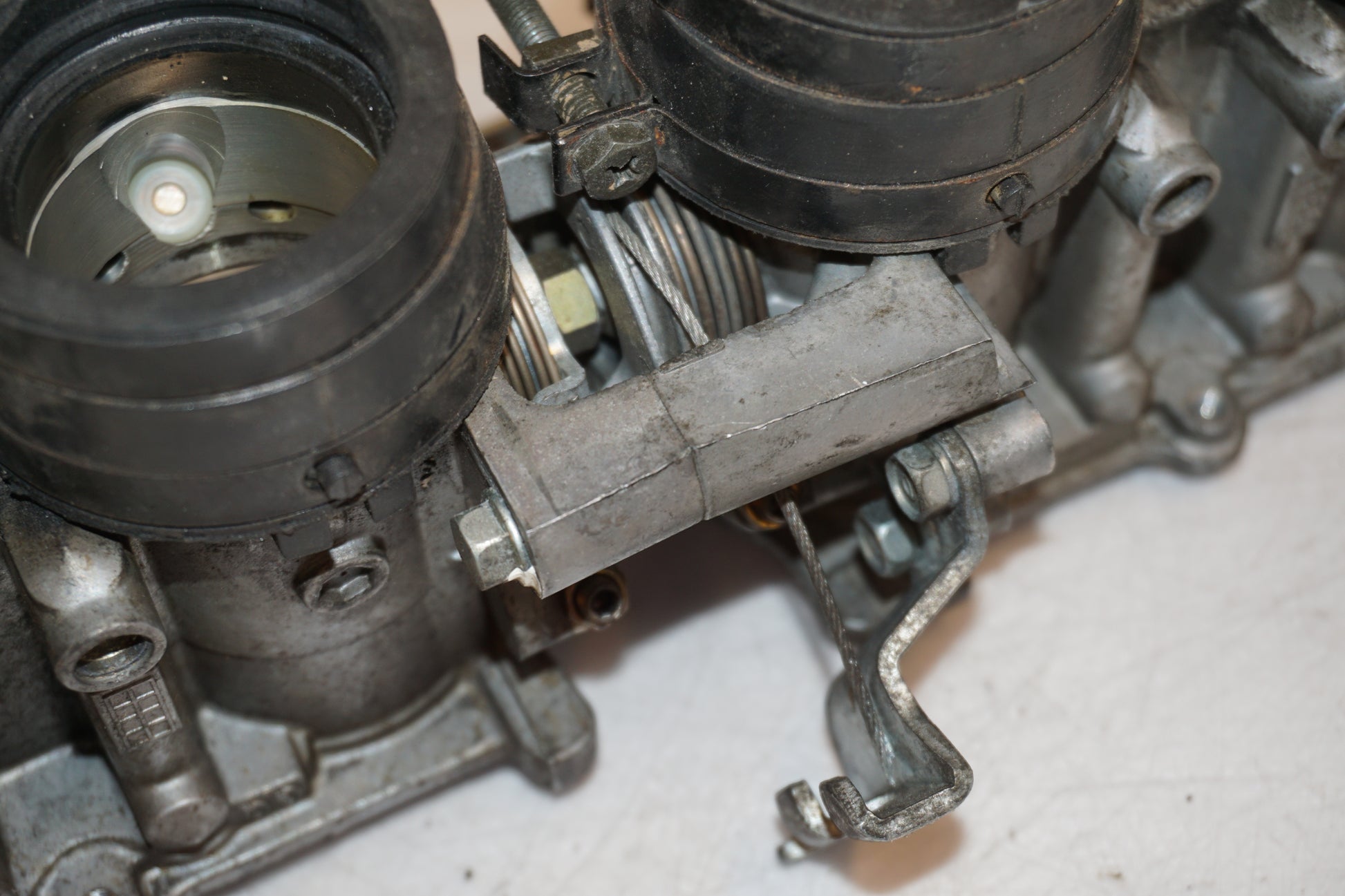 Extrabilder på Insprutbrygga från en Honda CBR 900 RR -2003 motorcykel.