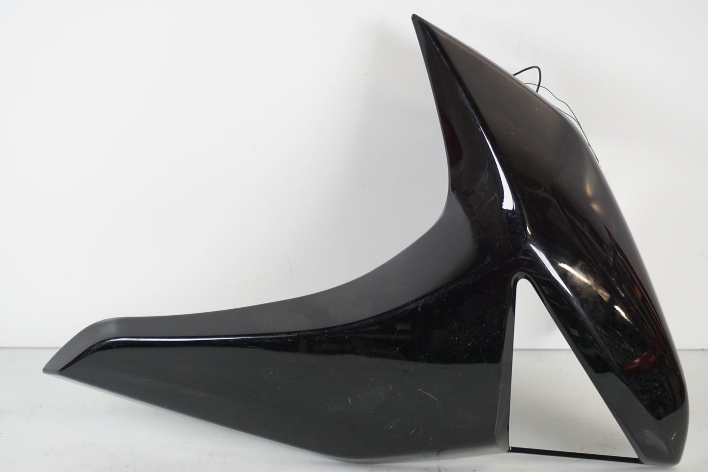 Framsidan på Sidkåpa från en Kawasaki Z 1000 -2011 motorcykel.