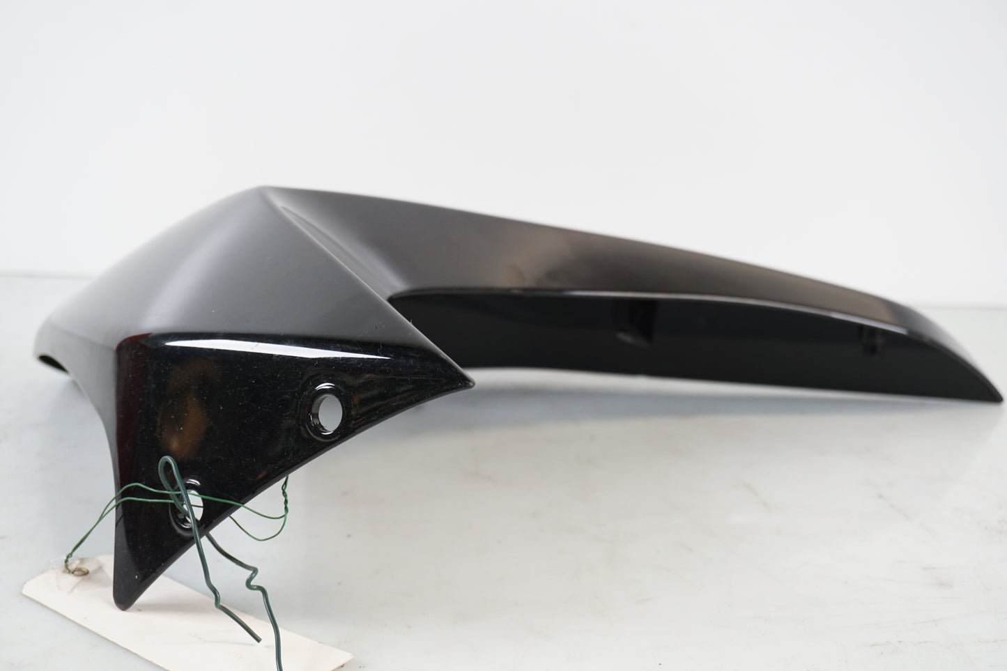 Vänster sida på Sidkåpa från en Kawasaki Z 1000 -2011 motorcykel.