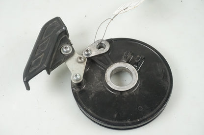 Framsidan på ABS givarfäste från en Yamaha FZ-8 -2011 motorcykel.