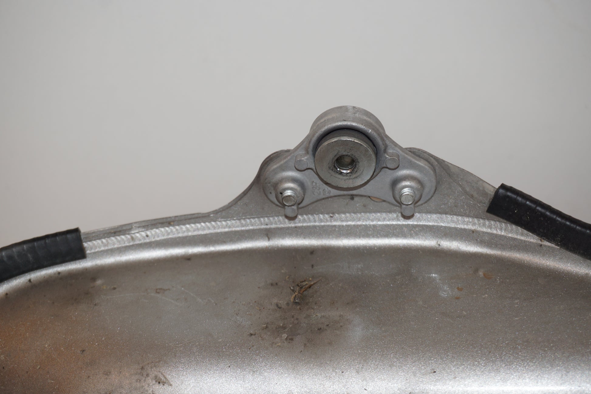 Extrabild6 på Bensintank från en Yamaha XT 1200 Z -2011 motorcykel.