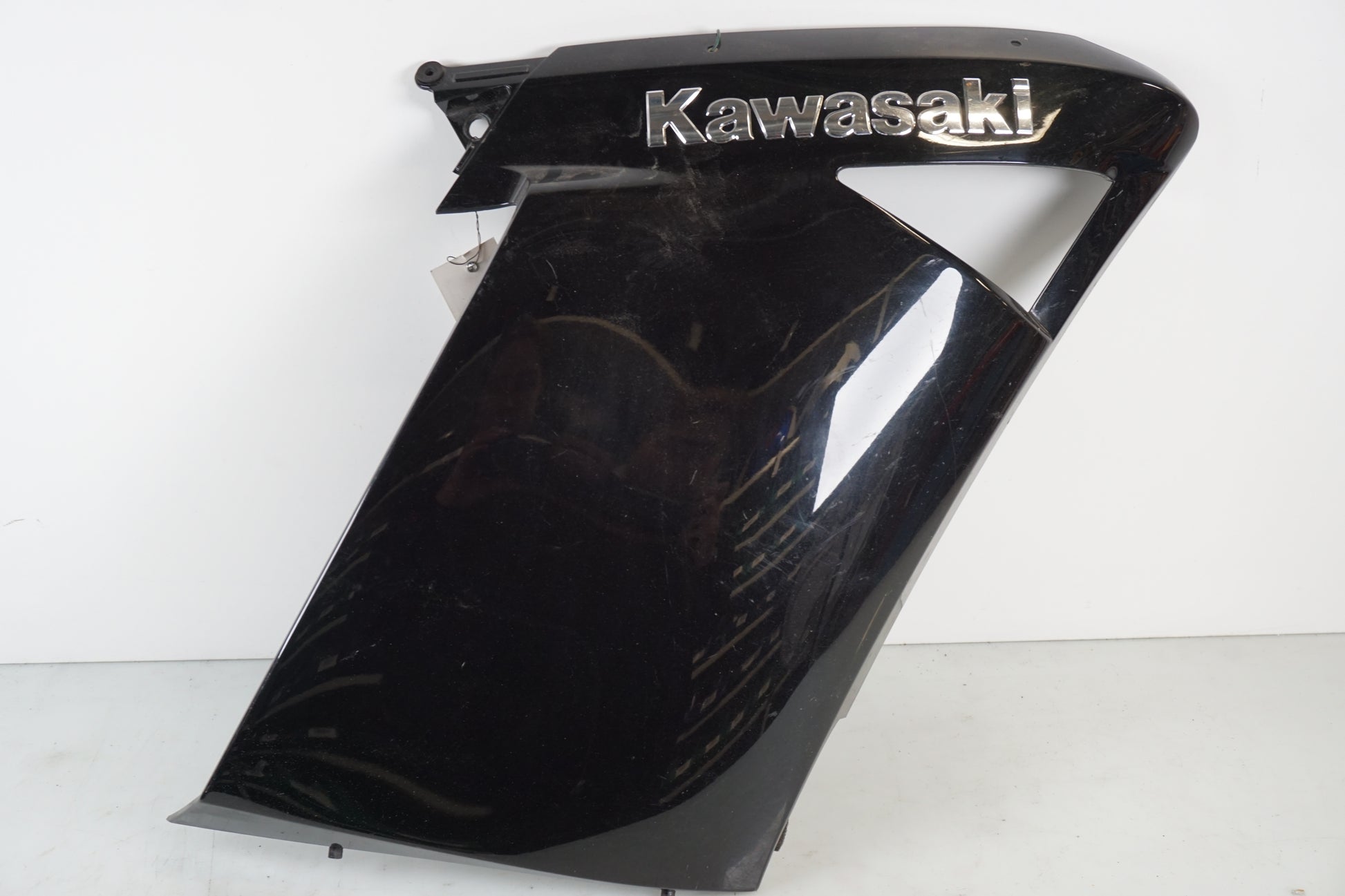 Framsidan på Sidkåpa från en Kawasaki GTR 1400 -2008 motorcykel.