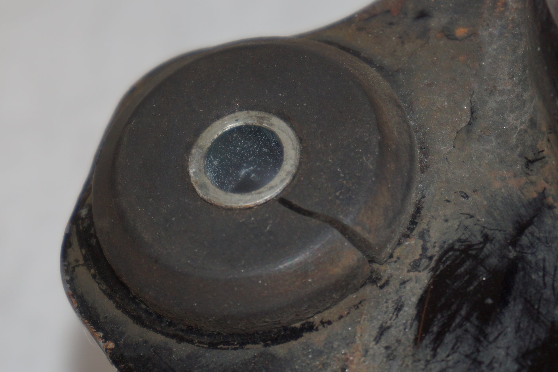 Snett uppifrån på Bensintank från en Yamaha XV 1700 -2003 motorcykel.