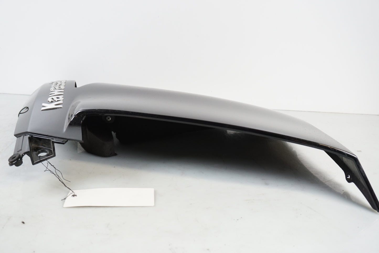 Snett uppifrån på Sidkåpa från en Kawasaki GTR 1400 -2008 motorcykel.