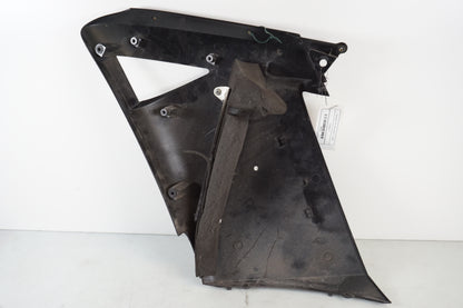 Snett nerifrån på Sidkåpa från en Kawasaki GTR 1400 -2008 motorcykel.