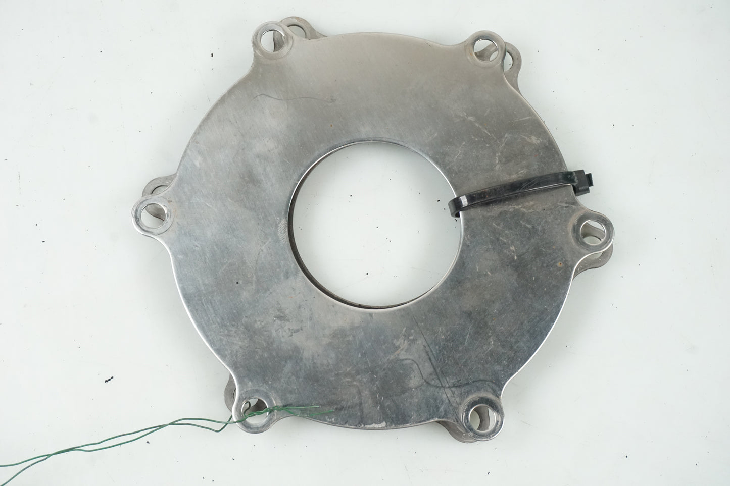 Framsidan på Bromsskivedekor från en Yamaha XVS 1100 -2000 motorcykel.