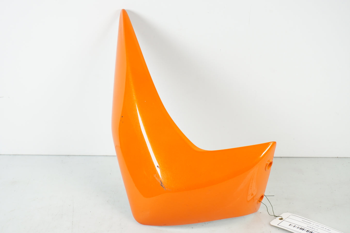 Framsidan på Sidkåpa från en Kawasaki Z 750 -2008 motorcykel.