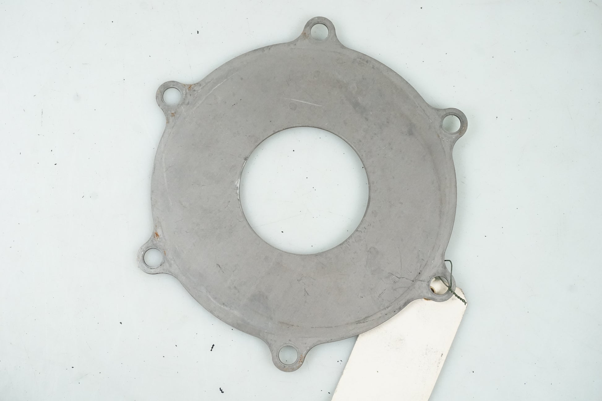 Framsidan på Bromsskivedekor från en Yamaha XVS 1100 -2003 motorcykel.