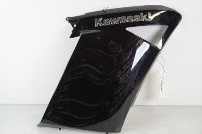 Framsidan på Sidkåpa från en Kawasaki GTR 1400 -2009 motorcykel.