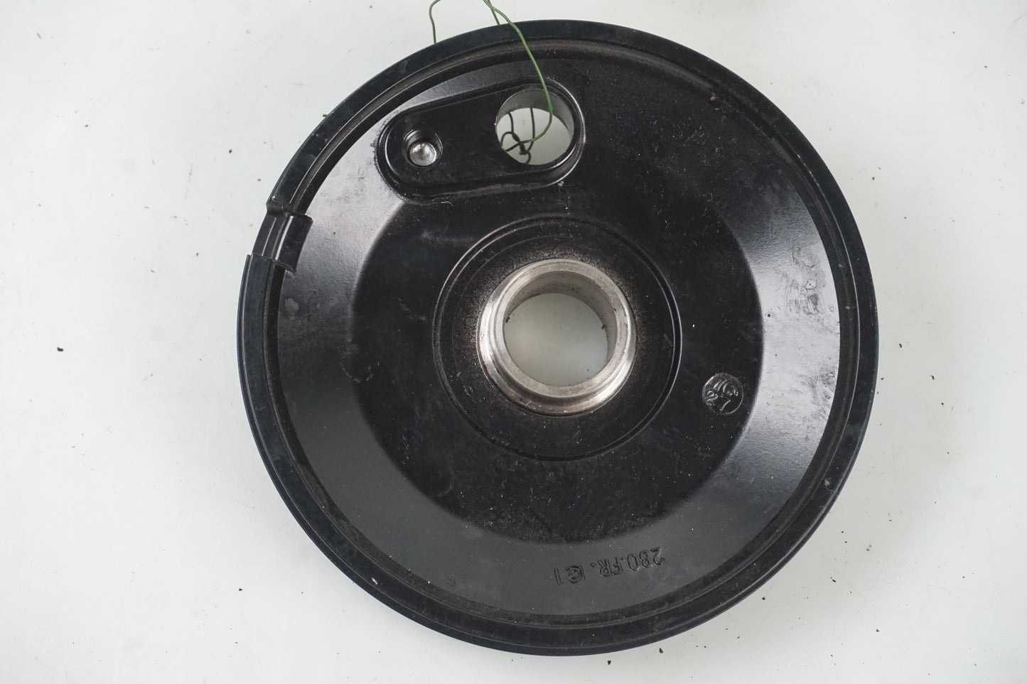 Höger sida på ABS givarfäste från en Yamaha TDM 900 -2008 motorcykel.