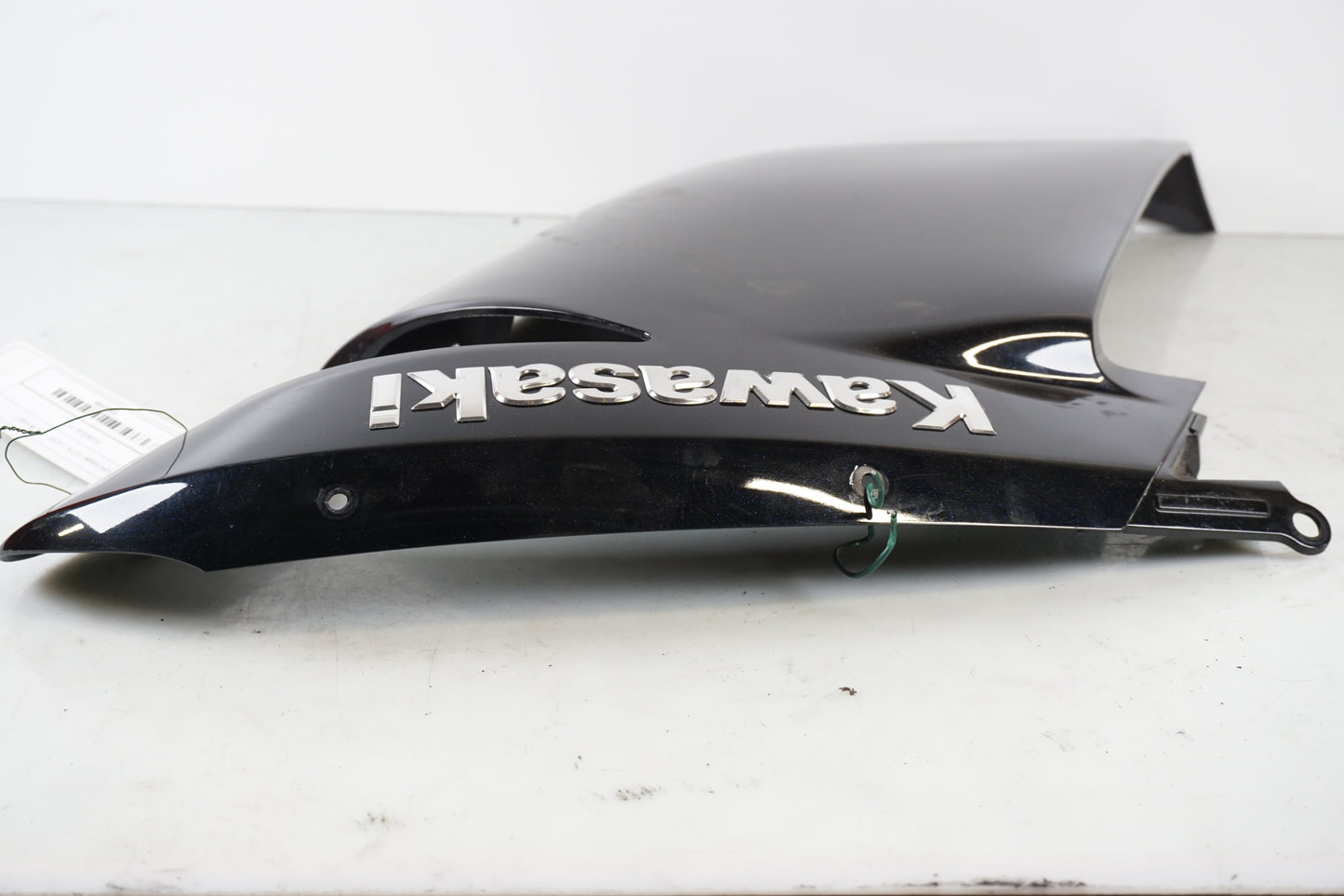 Vänster sida på Sidkåpa från en Kawasaki GTR 1400 -2009 motorcykel.