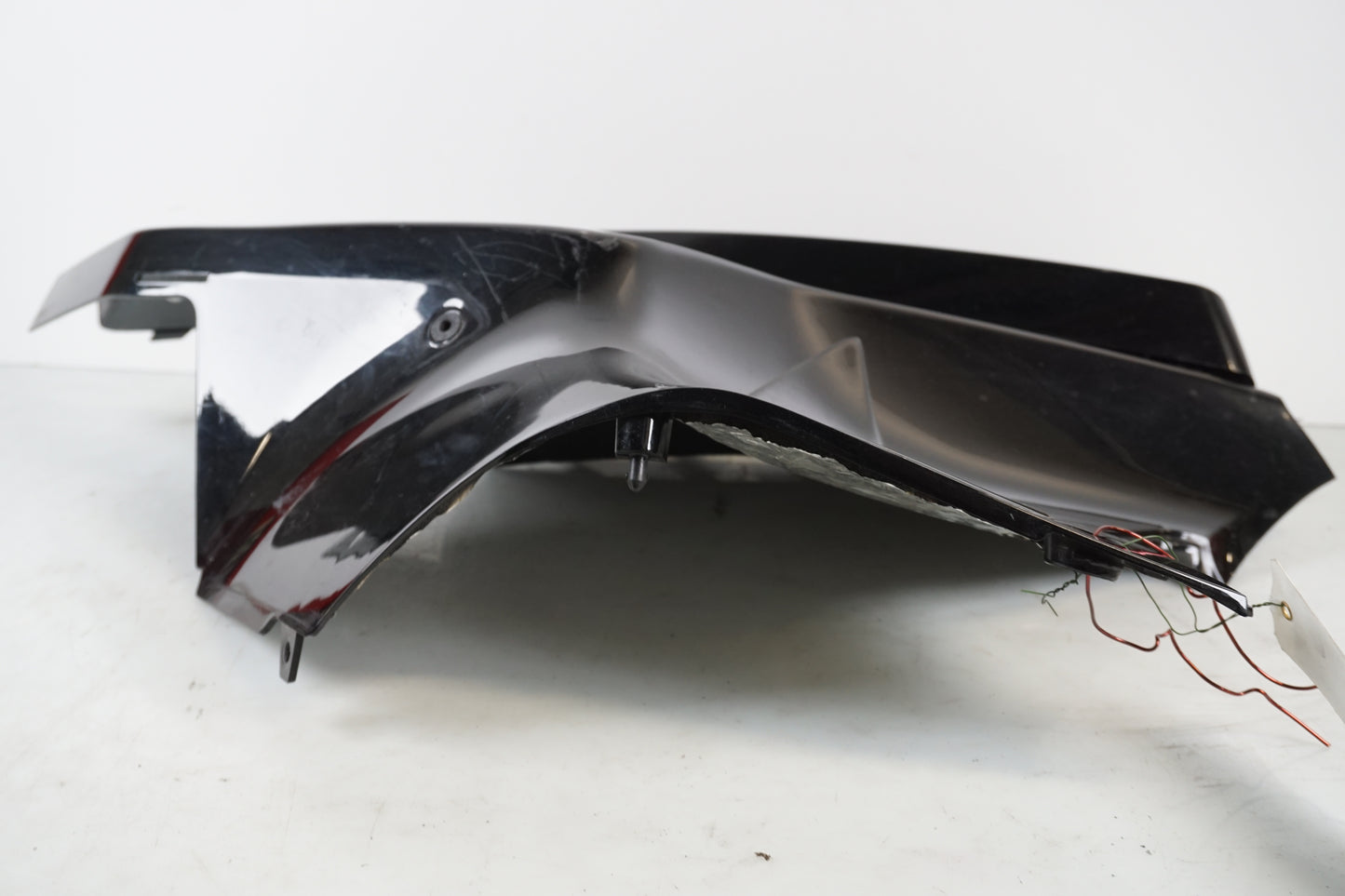 Vänster sida på Sidkåpa från en Kawasaki GTR 1400 -2008 motorcykel.