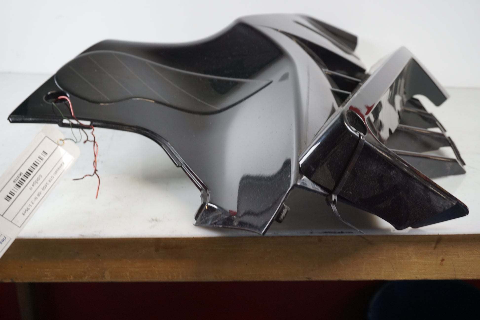 Snett uppifrån på Sidkåpa från en Kawasaki GTR 1400 -2008 motorcykel.