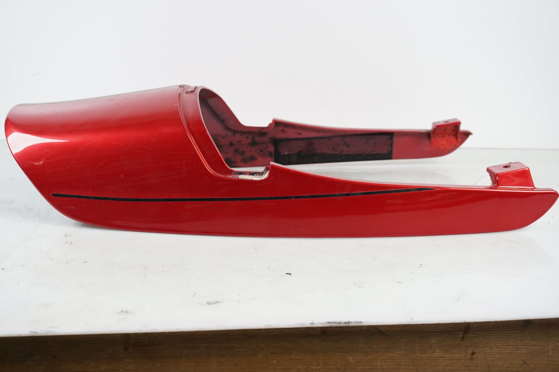 Höger sida på Bakvinge från en Kawasaki Zephyr 750 -1991 motorcykel.