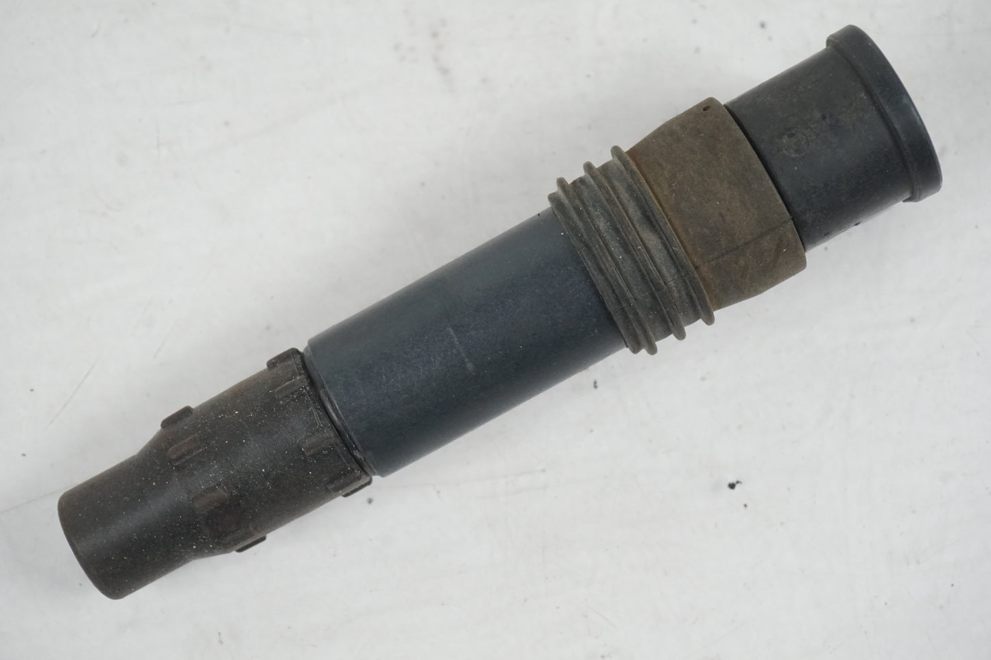 Höger sida på Tändspole från en Suzuki GSX-R 1000 -2003 motorcykel.