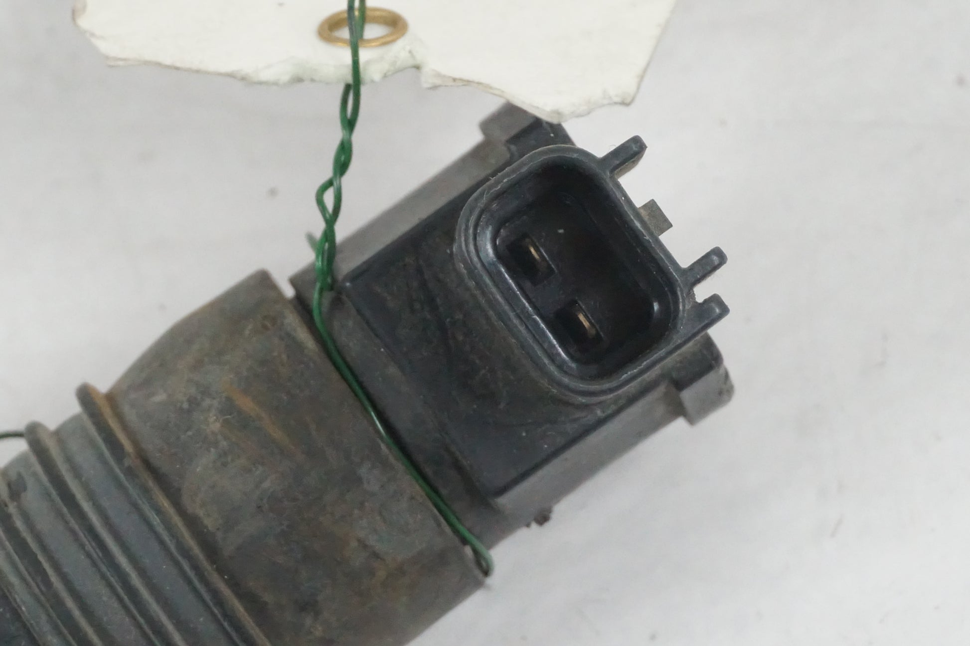 Baksidan på Tändspole från en Suzuki GSX-R 1000 -2004 motorcykel.