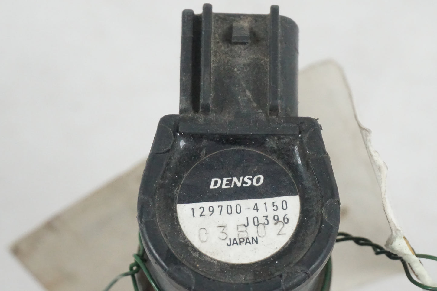 Vänster sida på Tändspole från en Suzuki GSX-R 1000 -2004 motorcykel.