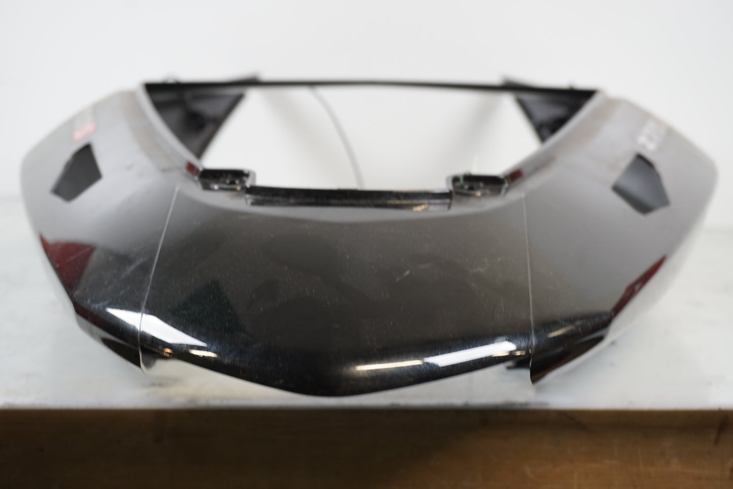 Baksidan på Bakvinge från en Kawasaki Z 750 -2005 motorcykel.