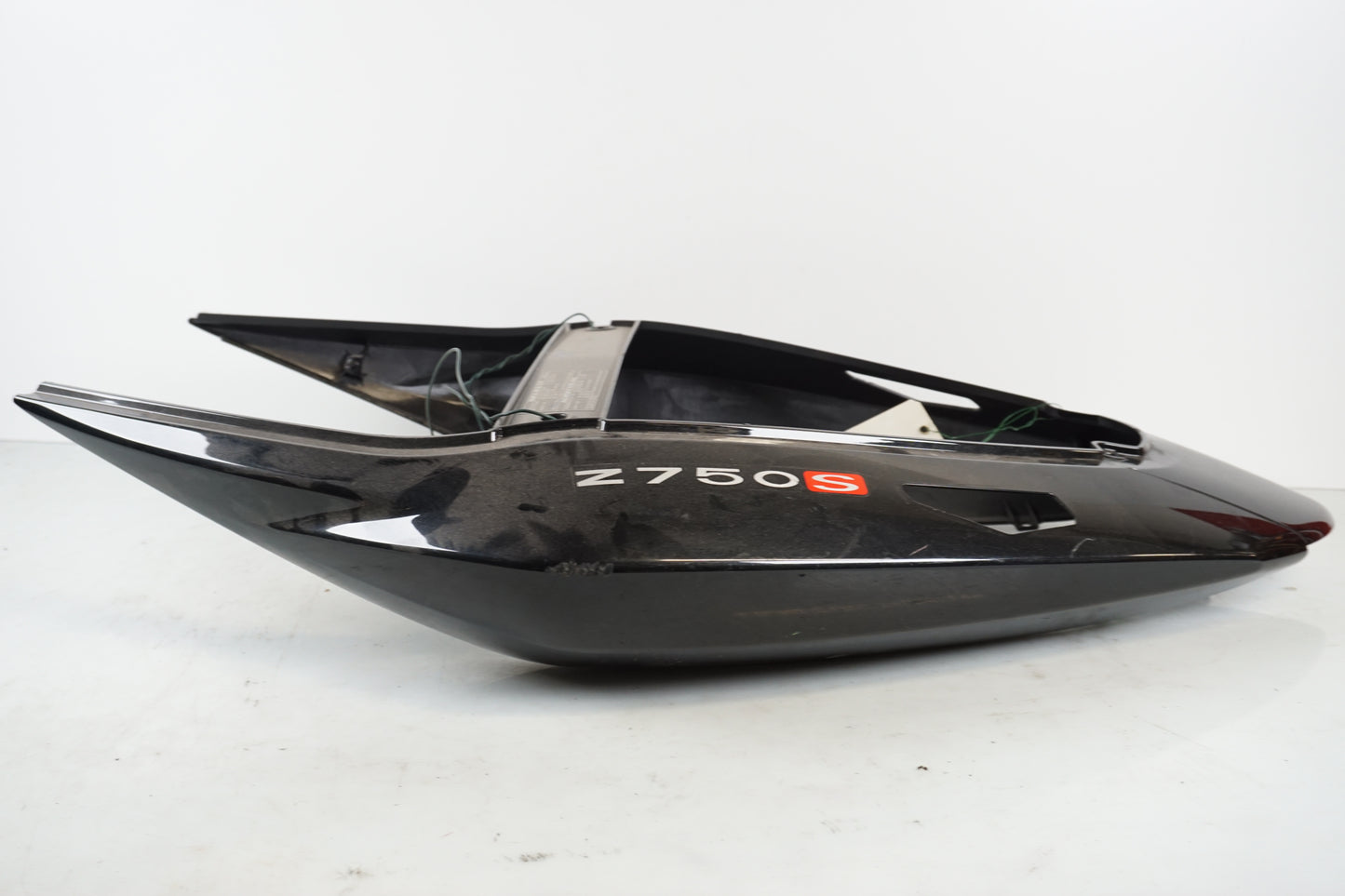 Snett uppifrån på Bakvinge från en Kawasaki Z 750 -2005 motorcykel.