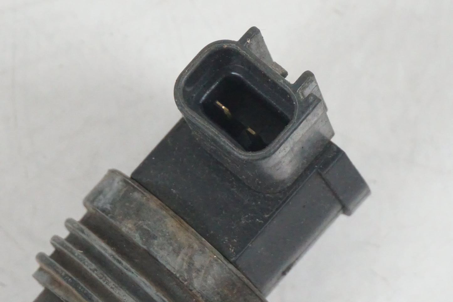 Baksidan på Tändspole från en Suzuki GSX-R 600 -1997 motorcykel.