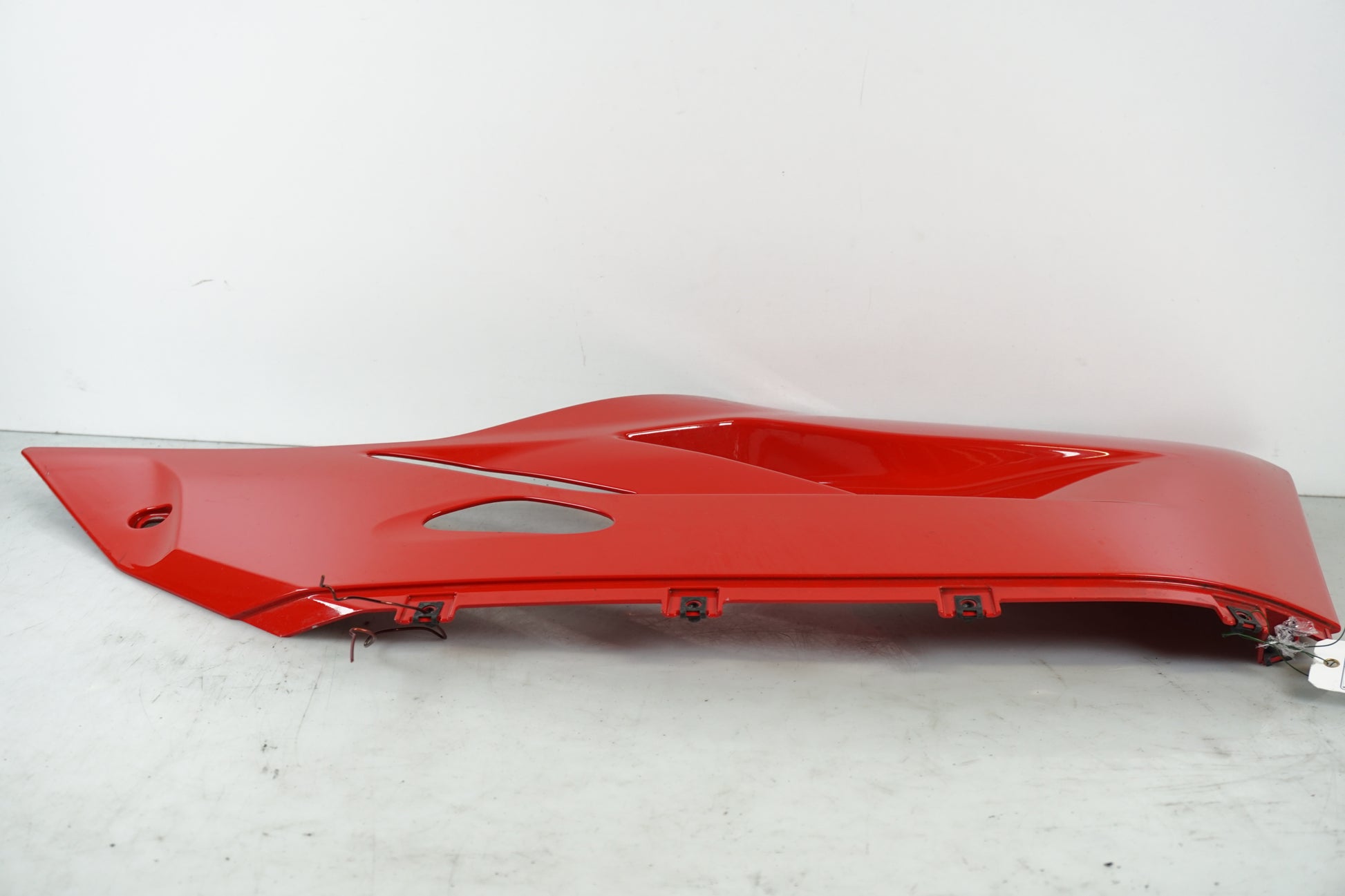 Baksidan på Magkåpa från en Ducati 1299 Panigale -2015 motorcykel.