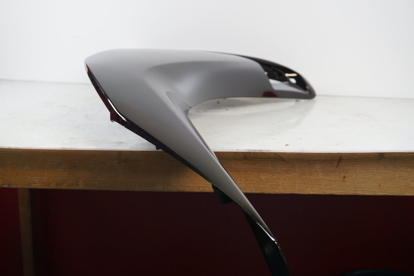 Snett uppifrån på Sidkåpa från en Kawasaki GTR 1400 -2012 motorcykel.