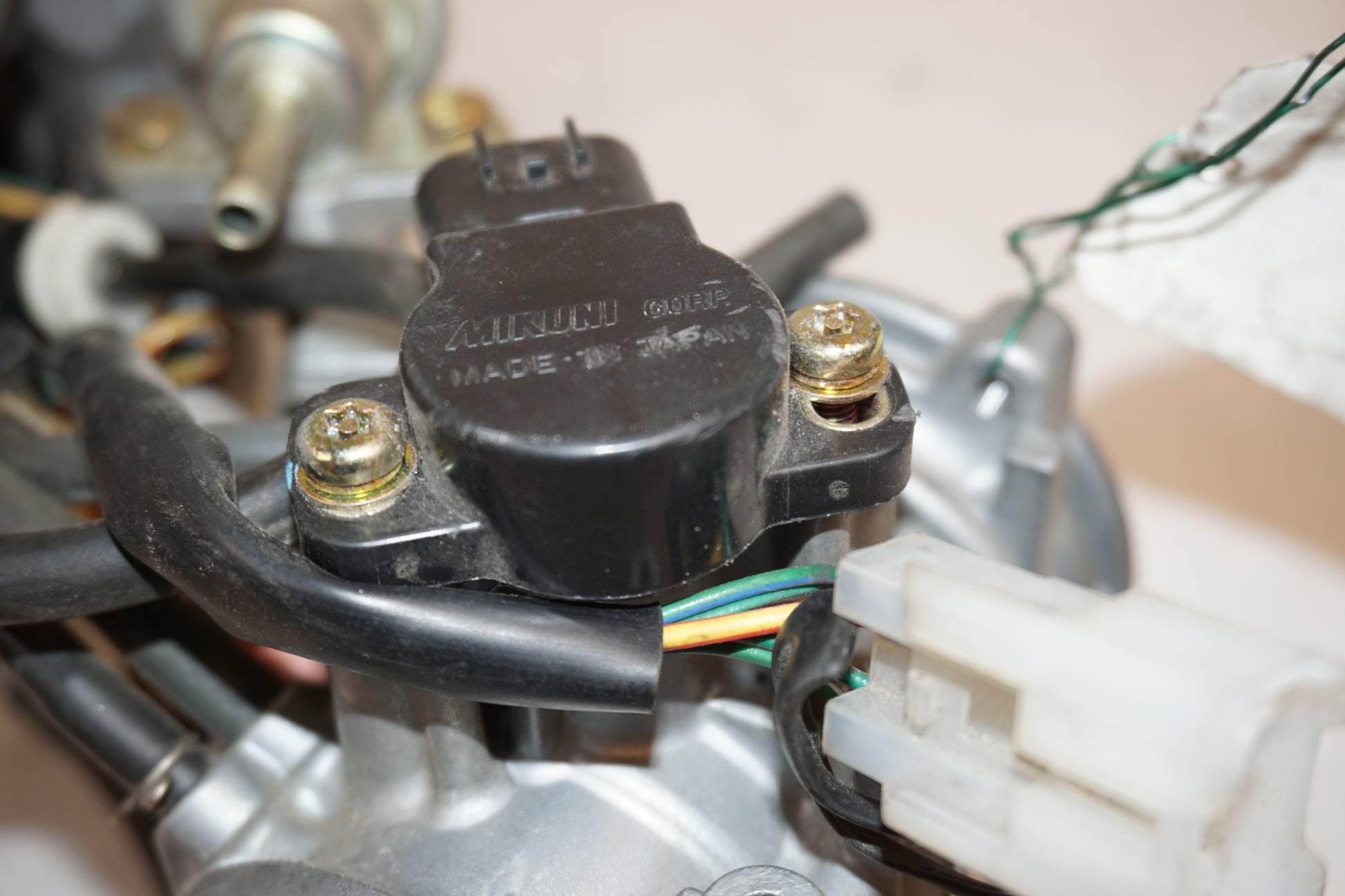 Extrabild3 på Insprutbrygga från en Suzuki TL 1000 R -1999 motorcykel.