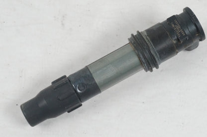 Höger sida på Tändspole från en Suzuki GSF 650 -2011 motorcykel.